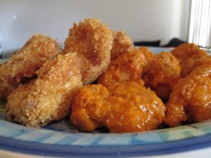 Boneless Wings Boneless Wings are one of my favorite all time appetizers! These boneless bites are fast frying and lightened up with panko bread crumbs. Perfect for a game day option or for a finger food meal. A crowd favorite!