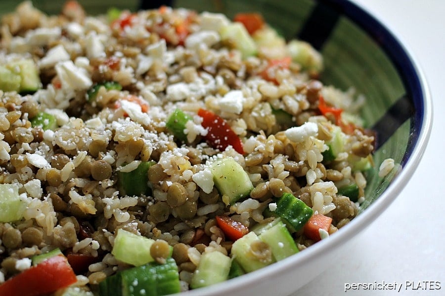 Lentils with Brown Rice & Veggies - a light but flavorful vegetarian meal | Persnickety Plates