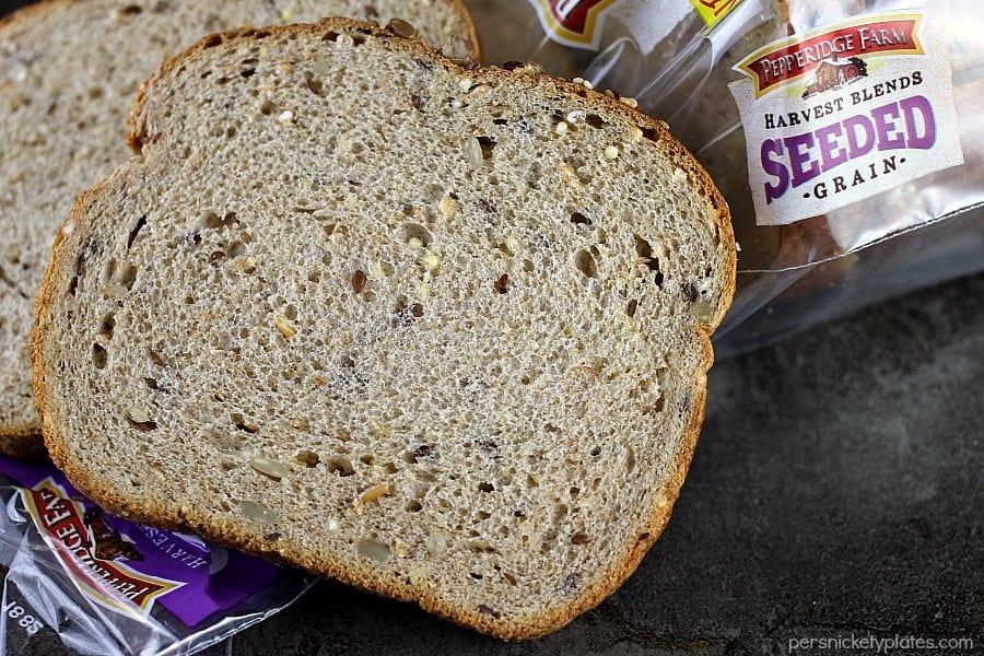 Labneh Za'atar Toast takes just a few simple ingredients but it comes together for a quick, filling, and healthy meal. | Persnickety Plates