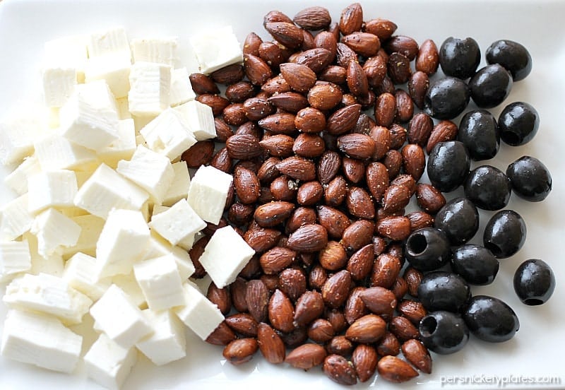 Lemon Pepper Almonds are a healthy and easy snack. They only take a few minutes to put together but they're full of flavor and protein to keep you full! | www.persnicketyplates.com