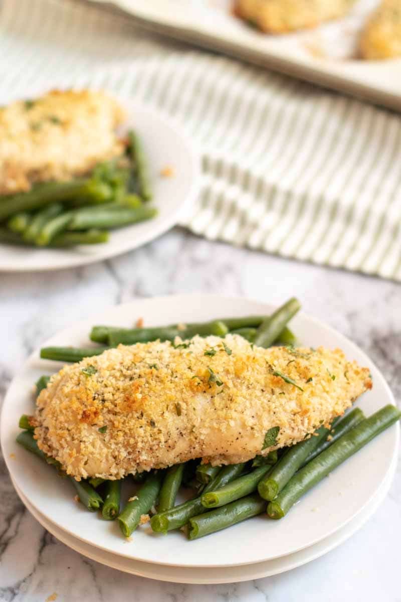 Laughing Cow Chicken is a lightened up version of a stuffed chicken breast. This super easy, 5 ingredient dinner will please your picky eaters and wow your foodies. | www.persnicketyplates.com