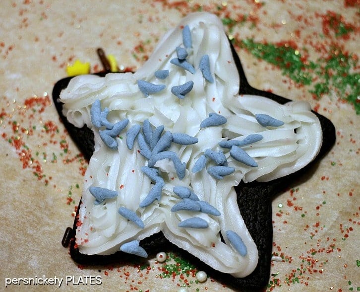 Chocolate Shortbread Cookies - perfect for decorating! | Persnickety Plates