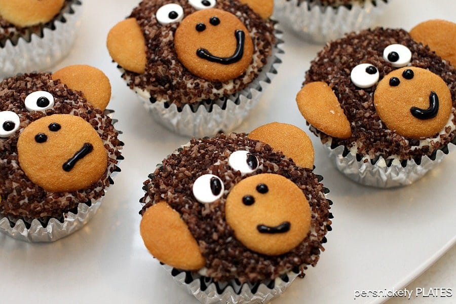 Monkey Cupcakes Monkey Cupcakes are such a cute dessert idea, you may not want to eat them! These delicious homemade chocolate cupcakes are made with chocolate sanding sugar and vanilla wafer ears! Perfect for a monkey themed birthday party!