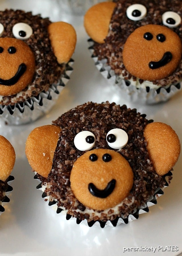 Monkey Cupcakes Monkey Cupcakes are such a cute dessert idea, you may not want to eat them! These delicious homemade chocolate cupcakes are made with chocolate sanding sugar and vanilla wafer ears! Perfect for a monkey themed birthday party!