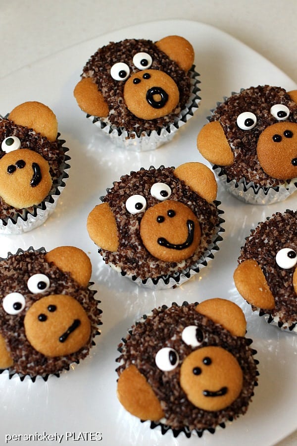 Monkey Cupcakes Monkey Cupcakes are such a cute dessert idea, you may not want to eat them! These delicious homemade chocolate cupcakes are made with chocolate sanding sugar and vanilla wafer ears! Perfect for a monkey themed birthday party!