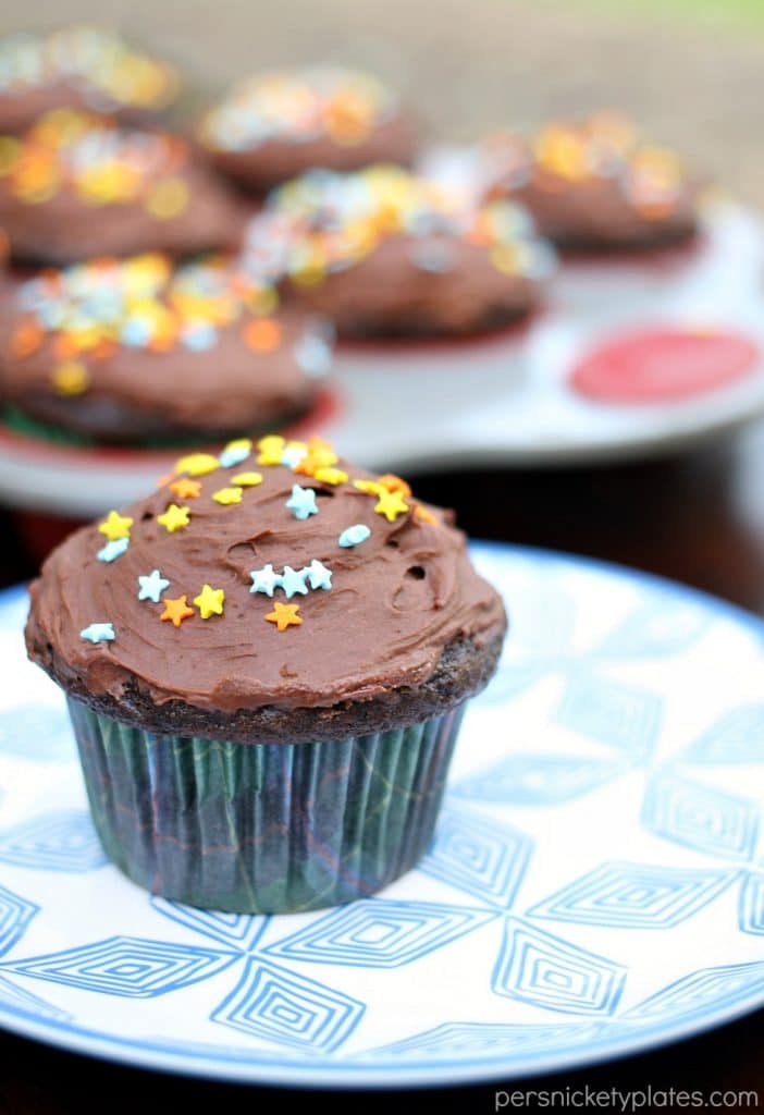 Chocolate Milk Cupcakes with Chocolate Milk Buttercream Frosting | Persnickety Plates