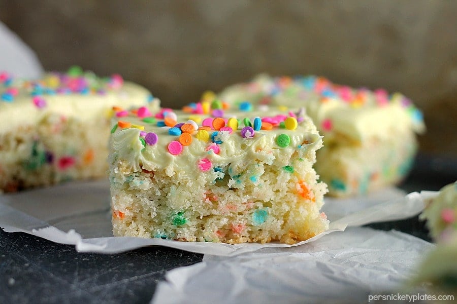Cream Cheese Funfetti Bars | Persnickety Plates AD