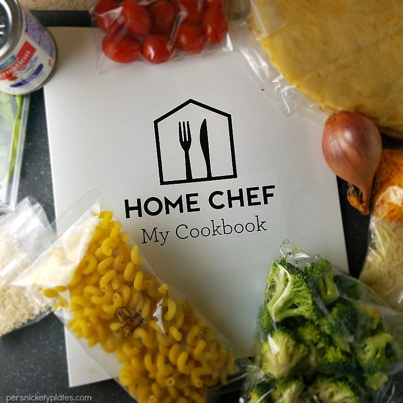 Macaroni and Cheese Flatbread topped with roasted broccoli, grape tomatoes, and panko bread crumbs makes a filling dinner or a great appetizer. | www.persnicketyplates.com