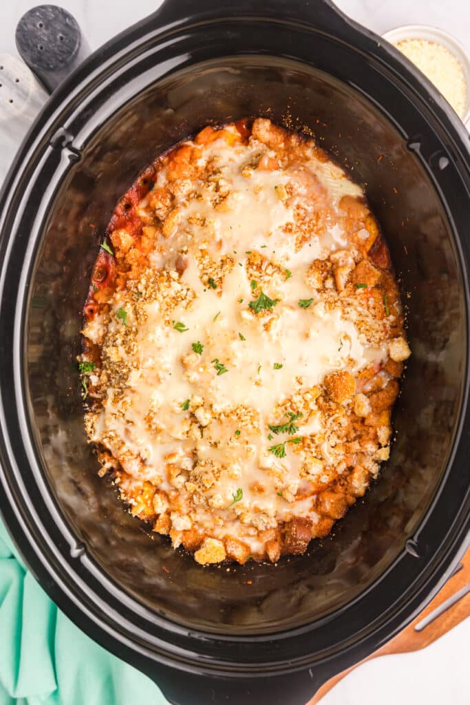 overhead shot of crockpot chicken parmesan.